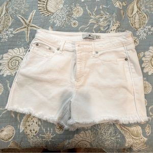 Vineyard vines denim cut off shorts